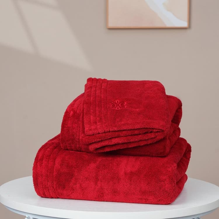 مناشف - احمر