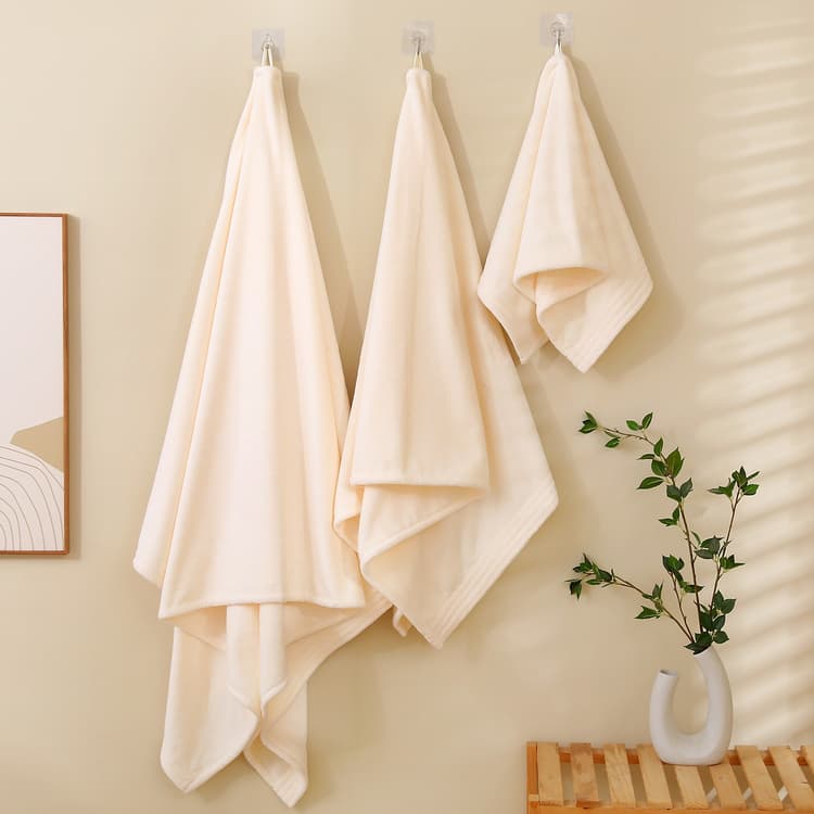 مناشف - اوف وايت